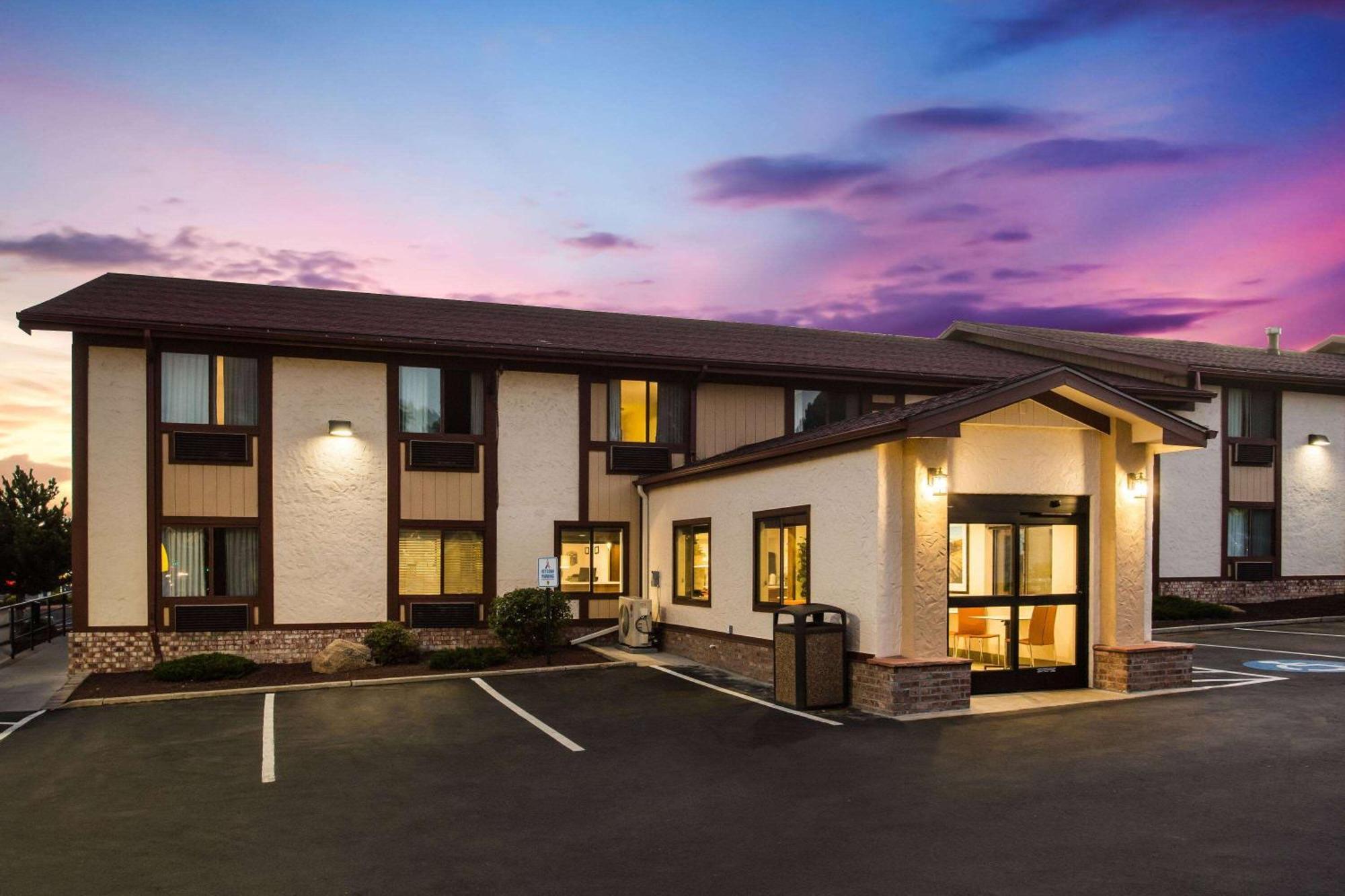 Super 8 By Wyndham Flagstaff Hotel Exterior photo